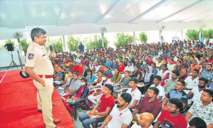 శిక్షణ మాది.. ఉద్యోగం మీది..