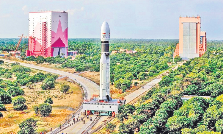 పిల్లలూ.. ఇస్రో పిలుస్తోంది!