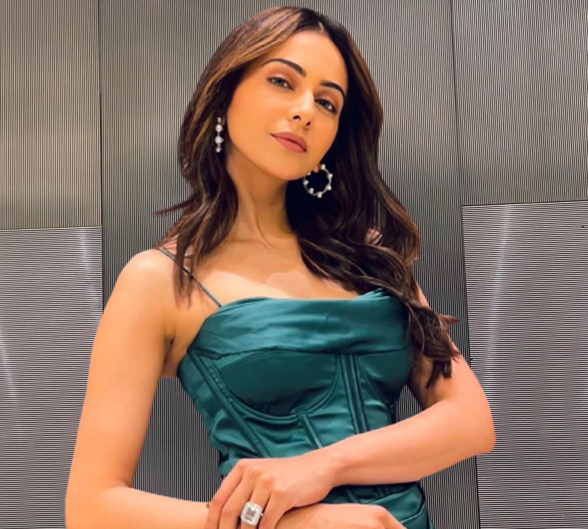 Rakul Preet Singh | రకుల్ సొగ‌సుల‌కు కుర్ర‌కారు ఫిదా..