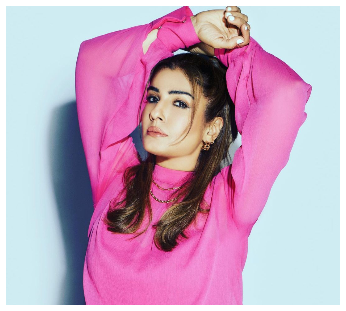 Raveena Tandon | వన్నె తగ్గని చందమామలా రవీనా టాండన్..