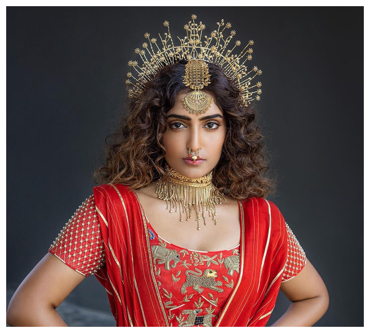 Reba Monica John | రెడ్ క‌ల‌ర్ డ్రెస్‌లో అందాల సుంద‌రి రెబా మోనికా జాన్‌..