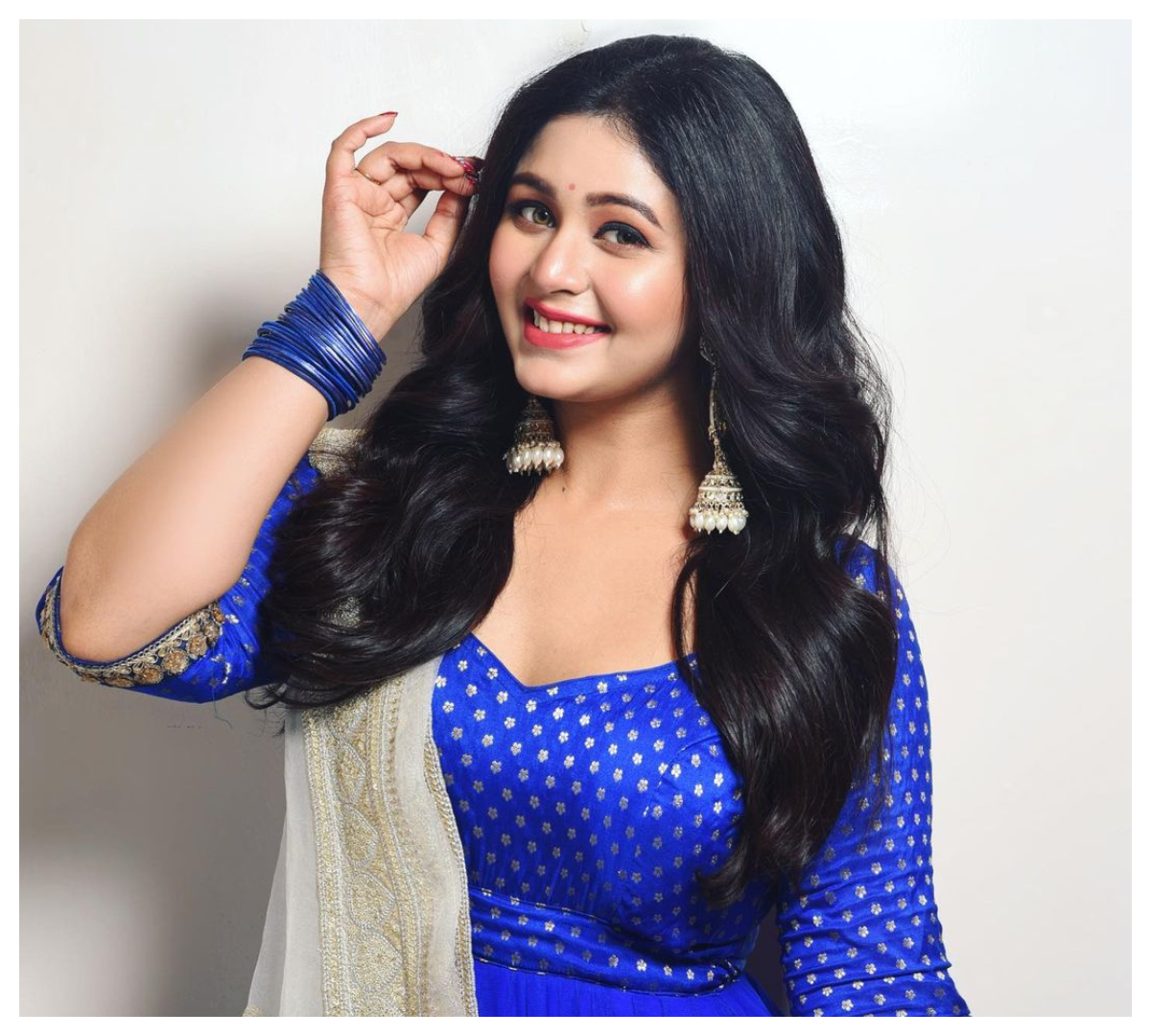 Ritabhari Chakraborty | ప్రేక్ష‌కుల హృద‌యాలు కొల్ల‌గొడుతున్న‌ రీతాభరి చక్రవర్తి..