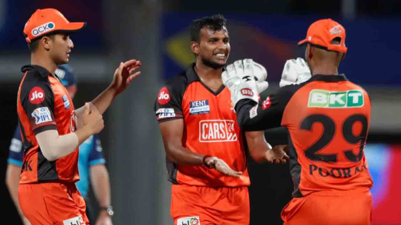 SRH vs GT | గుజరాత్ బ్యాటర్లను అద్భుతంగా కట్టడి చేసిన సన్‌రైజర్స్ బౌలర్లు.. టార్గెట్ ఎంతంటే?