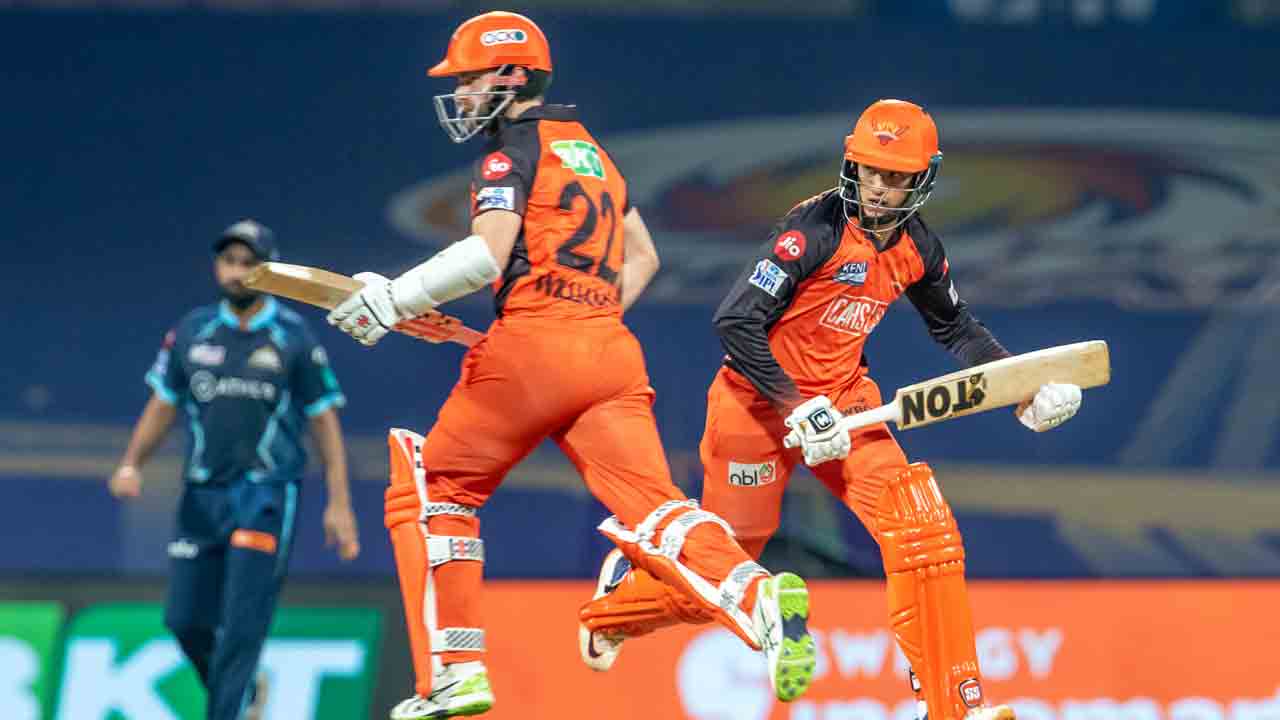 SRH vs GT | పవర్‌ప్లే ముగిసే సరికి సన్‌రైజర్స్ స్కోరు ఎంతంటే?