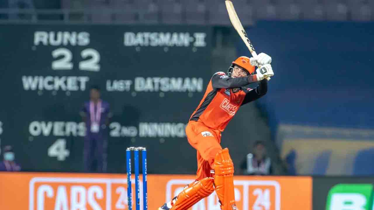 SRH vs GT | తొలి వికెట్ కోల్పోయిన సన్‌రైజర్స్.. అభిషేక్ శర్మ అవుట్