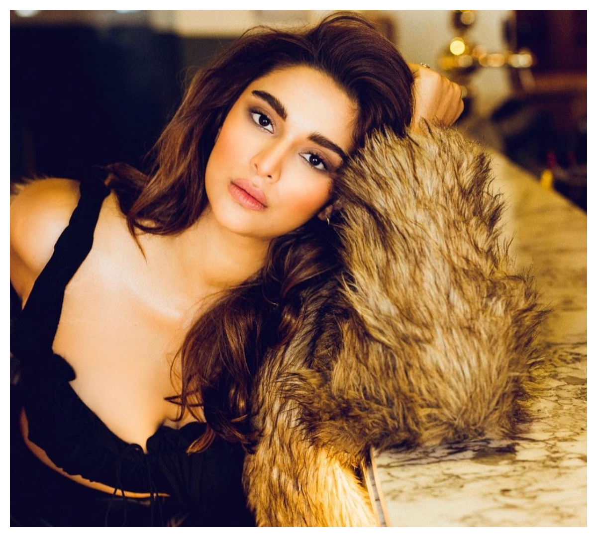 Saiee Manjrekar | మ‌త్తెక్కించే చూపుల‌తో పిచ్చెక్కిస్తున్న స‌యీ మంజ్రేక‌ర్..