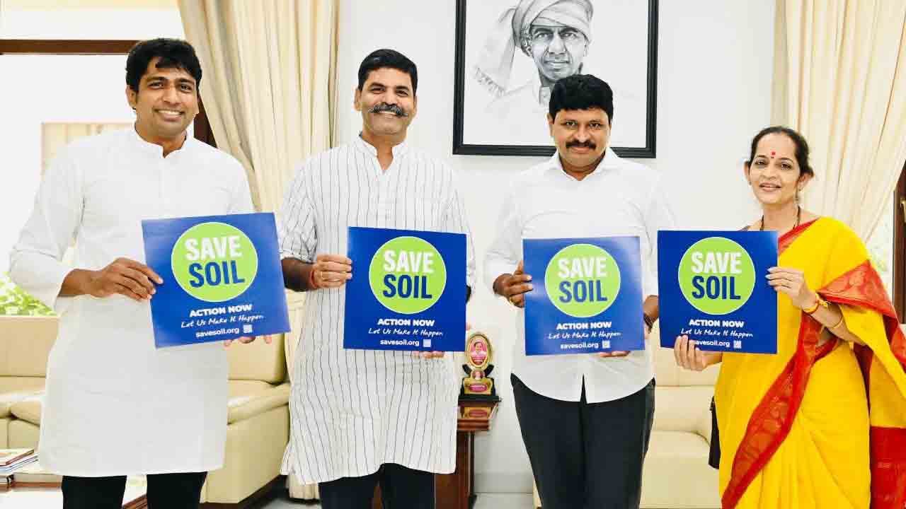 మనిషికైనా, మొక్కకైనా మట్టే ప్రాణాధారం : ఎంపీ సంతోష్ కుమార్