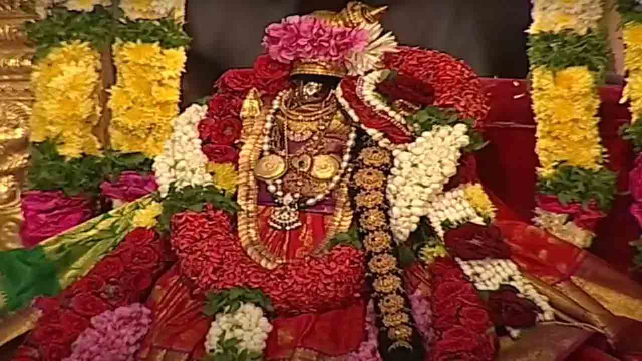 భద్రాచలంలో వైభవంగా సీతారాముల కల్యాణం