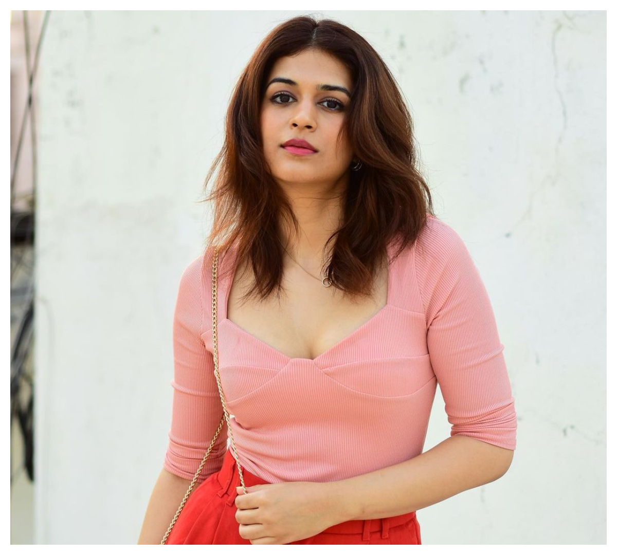 Shraddha Das | గులాబీ క‌ల‌ర్ టాప్‌లో హీటెక్కిస్తున్న శ్రద్ధా దాస్..