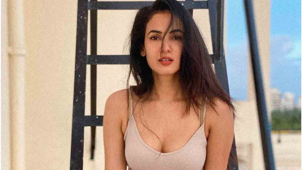 Sonal Chauhan | సోనాల్ చౌహాన్‌కు భారీ ఆఫ‌ర్‌..పౌరాణిక చిత్రంలో ఛాన్స్