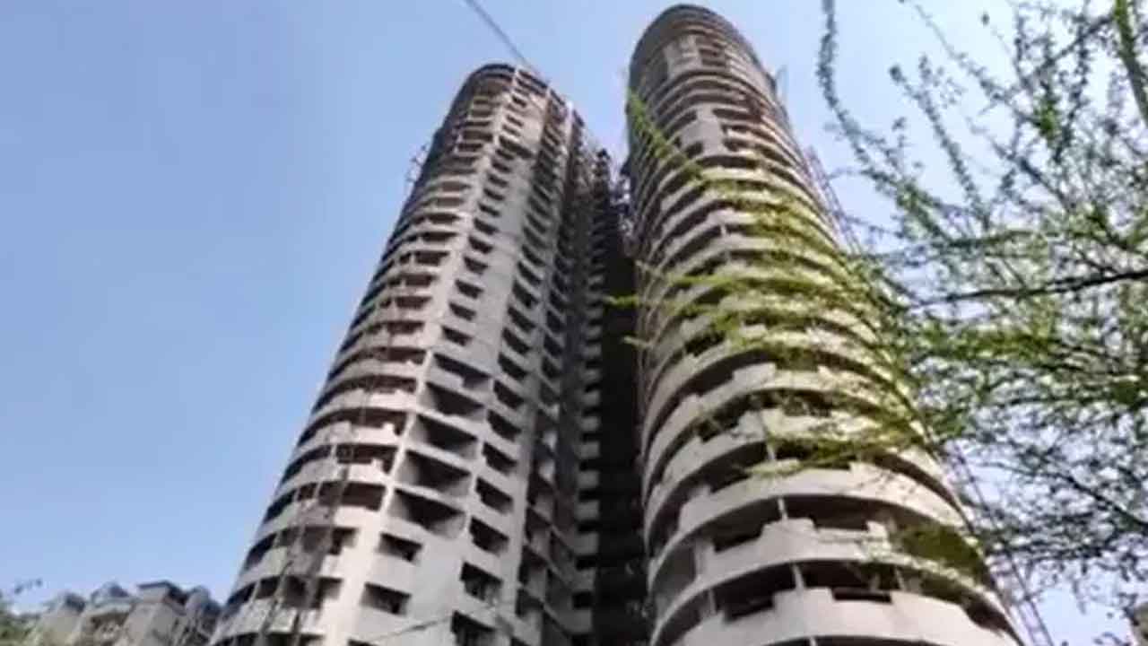 Super Tech Twin Towers | సూప‌ర్‌టెక్ ట‌వ‌ర్స్ కూల్చివేత‌.. స్థానికుల‌కు నొయిడా అల‌ర్ట్‌!