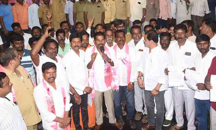15న మహా ధర్నా: టీఆర్ఎస్కేవీ
