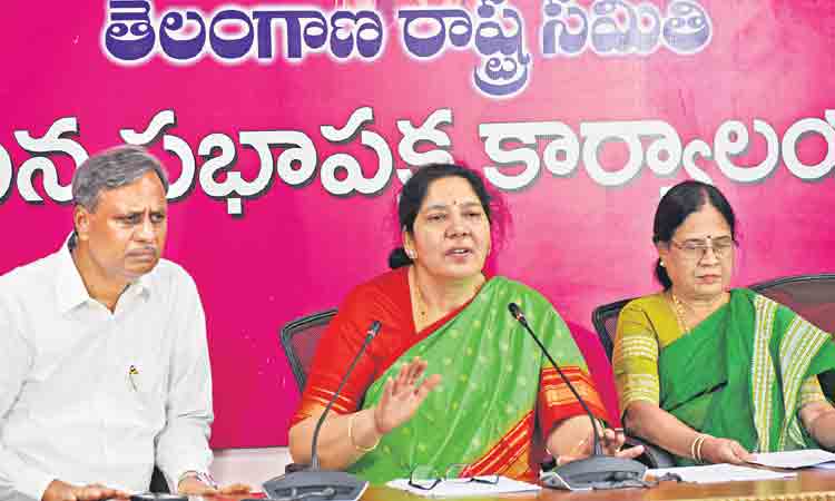 తెలిసే మాట్లాడుతున్నారా?