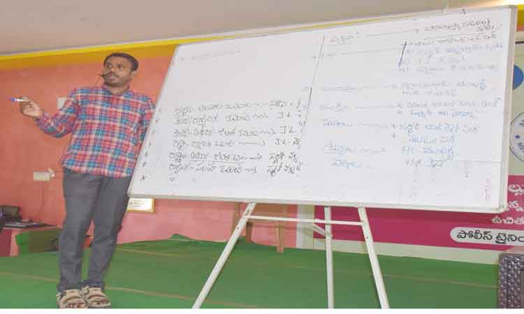 ఉద్యోగార్థులకు ఉచిత శిక్షణ షురూ