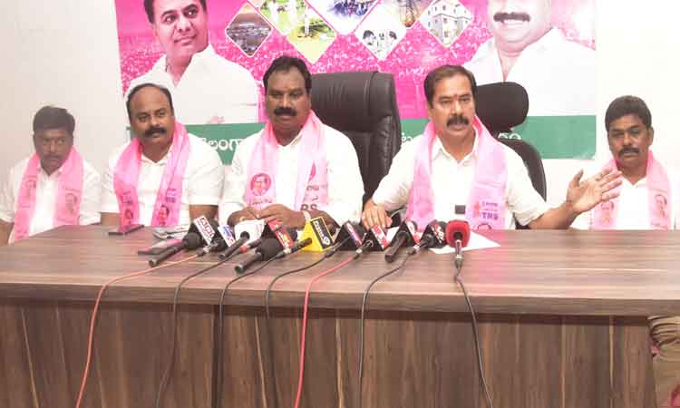 కేటీఆర్‌ పేరు వింటేనే ప్రతిపక్షాల్లో వణుకు