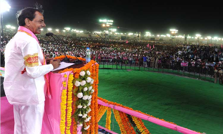 ఆదినుంచీ వెన్నంటే..