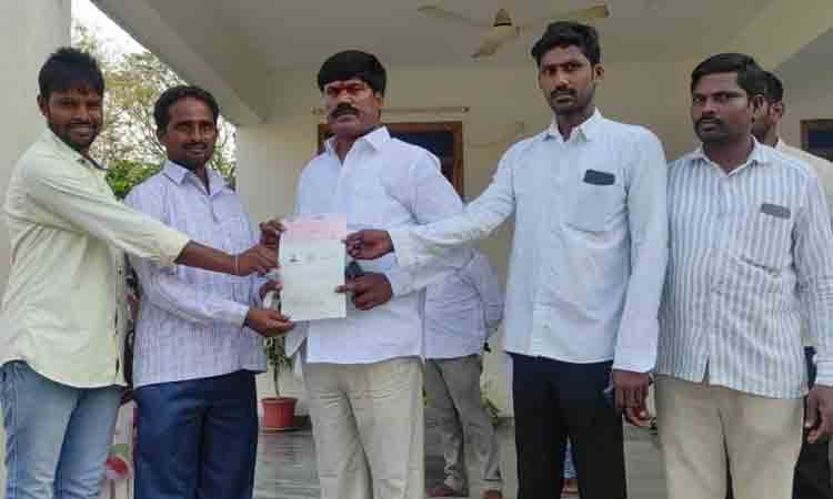 రాజకీయాలకతీతంగా సర్కారు సాయం