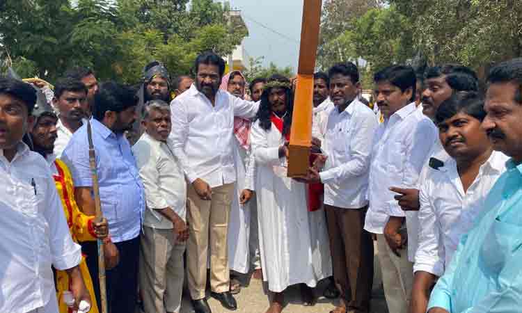 భక్తిశ్రద్ధలతో గుడ్‌ ఫ్రైడే