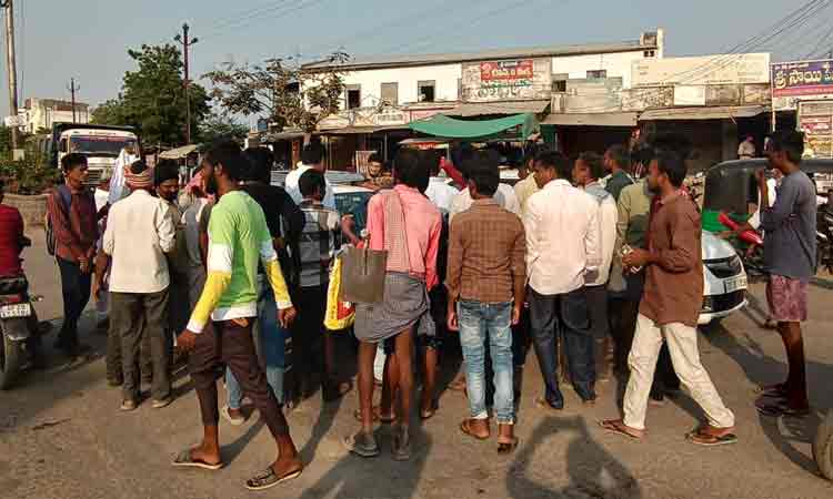 వడ్డేపల్లి జంక్షన్‌.. ట్రాఫిక్‌ టెన్షన్‌