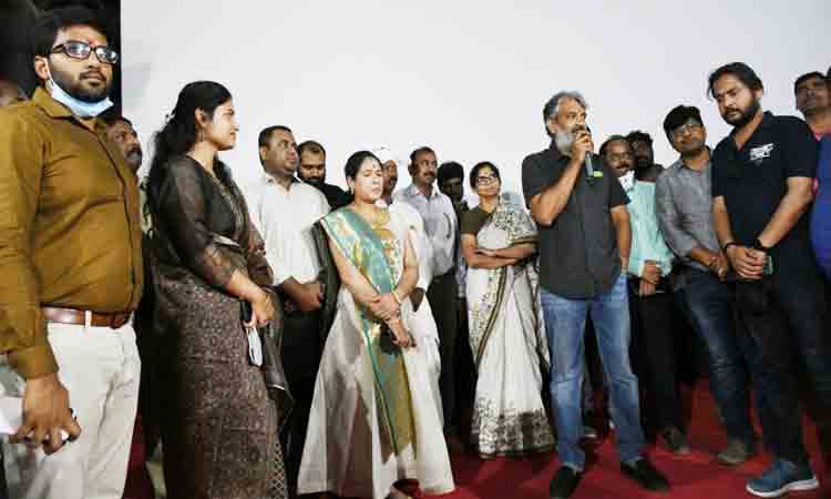 ఆసిఫాబాద్‌లో ఆర్‌ఆర్‌ఆర్‌ డైరెక్టర్‌