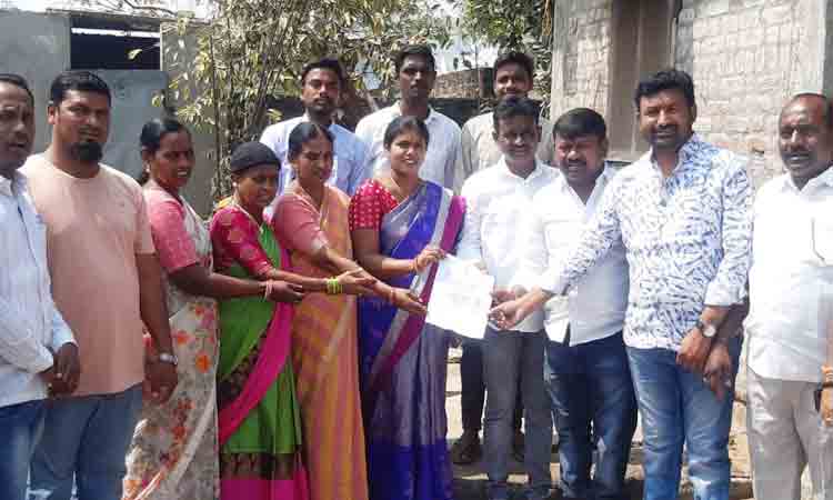 బాలుడి వైద్యానికి మంత్రి కేటీఆర్‌ భరోసా