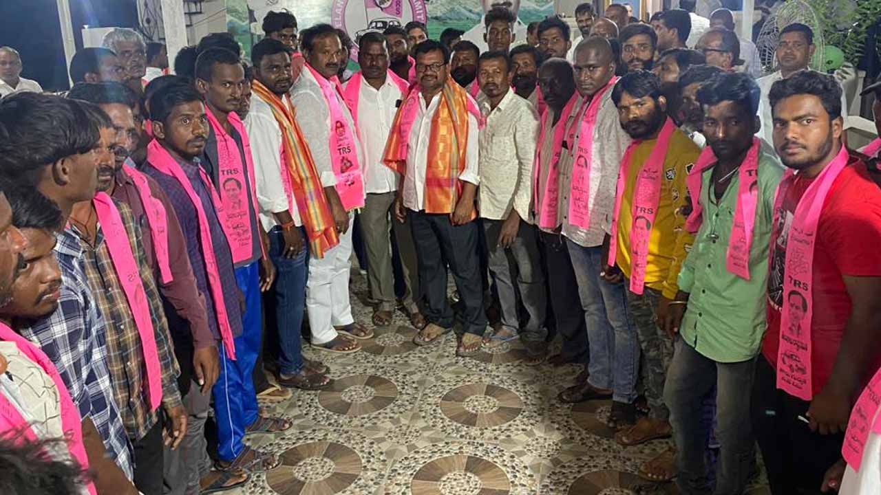 అభివృద్ధిని చూసి టీఆర్ఎస్‌లోకి కాంగ్రెస్ నాయ‌కుల వ‌ల‌స: దేవ‌ర‌క‌ద్ర ఎమ్మెల్యే ఆల