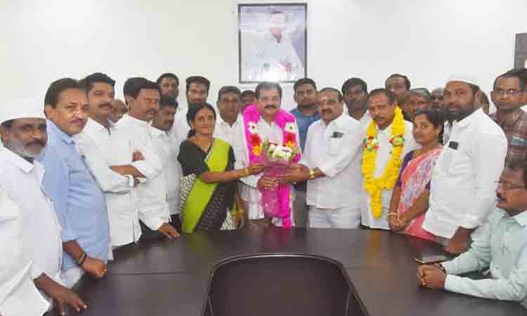 సెస్‌ చైర్మన్‌ గూడూరికి అభినందనల వెల్లువ