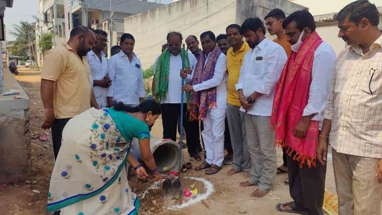 అందంగా మారనున్న షాద్‌నగర్‌ మున్సిపాలిటీ : ఎమ్మెల్యే  అంజయ్య యాదవ్‌