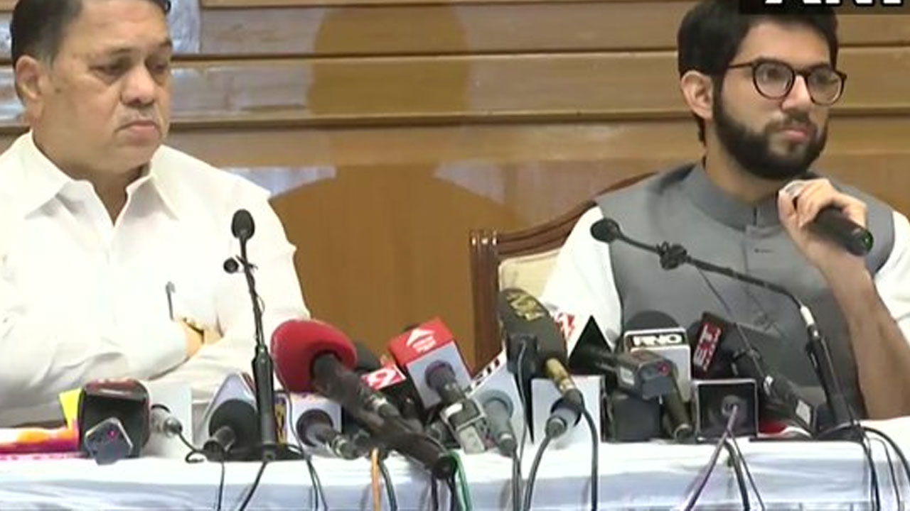 లౌడ్ స్పీక‌ర్ల విష‌యంలో ఢిల్లీలో తేల్చుకుంటాం : ఆదిత్య థాక‌రే