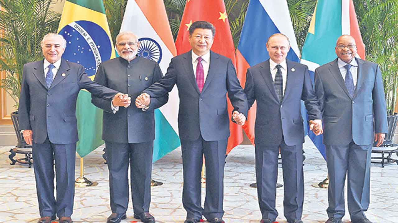 ప్రబల శక్తిగా ‘బిక్స్’ నిలిచేనా?