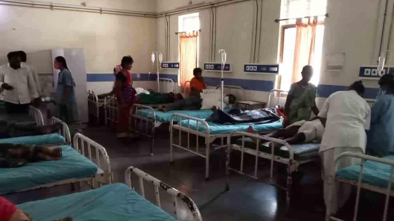 Bee attack | ఉపాధి కూలీలపై తేనెటీగల దాడి..25 మందికి గాయాలు