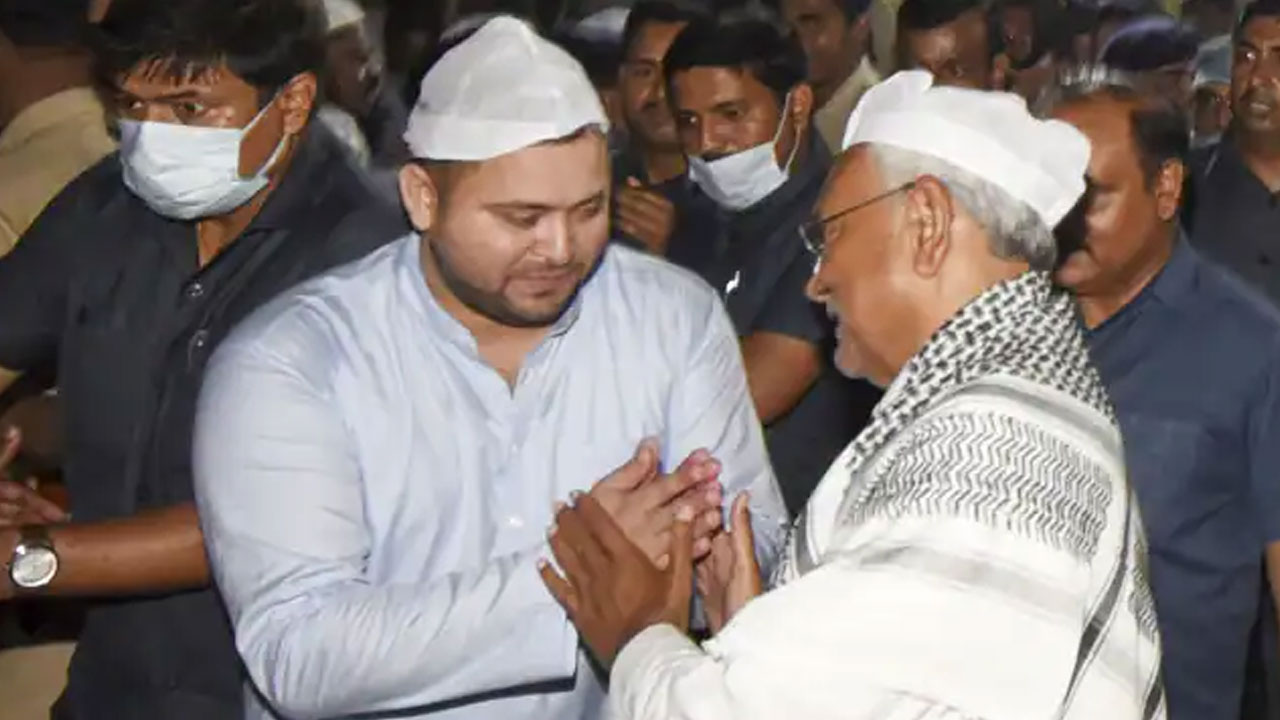 ఇఫ్తార్ విందుల‌తో ప్ర‌భుత్వాలు ఏర్ప‌డిపోతాయా?  తేజ‌స్వీ