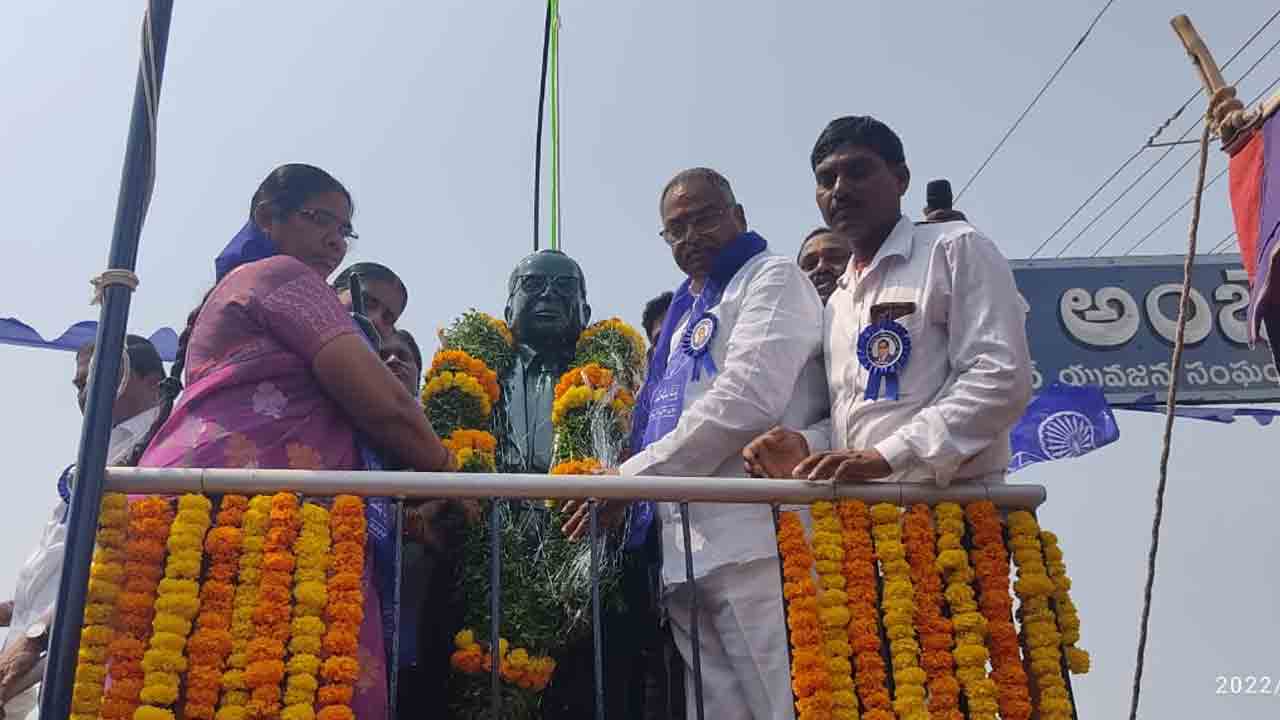 Peddapalli | డాక్టర్ బీఆర్ అంబేద్కర్‌కు ఘన నివాళులు