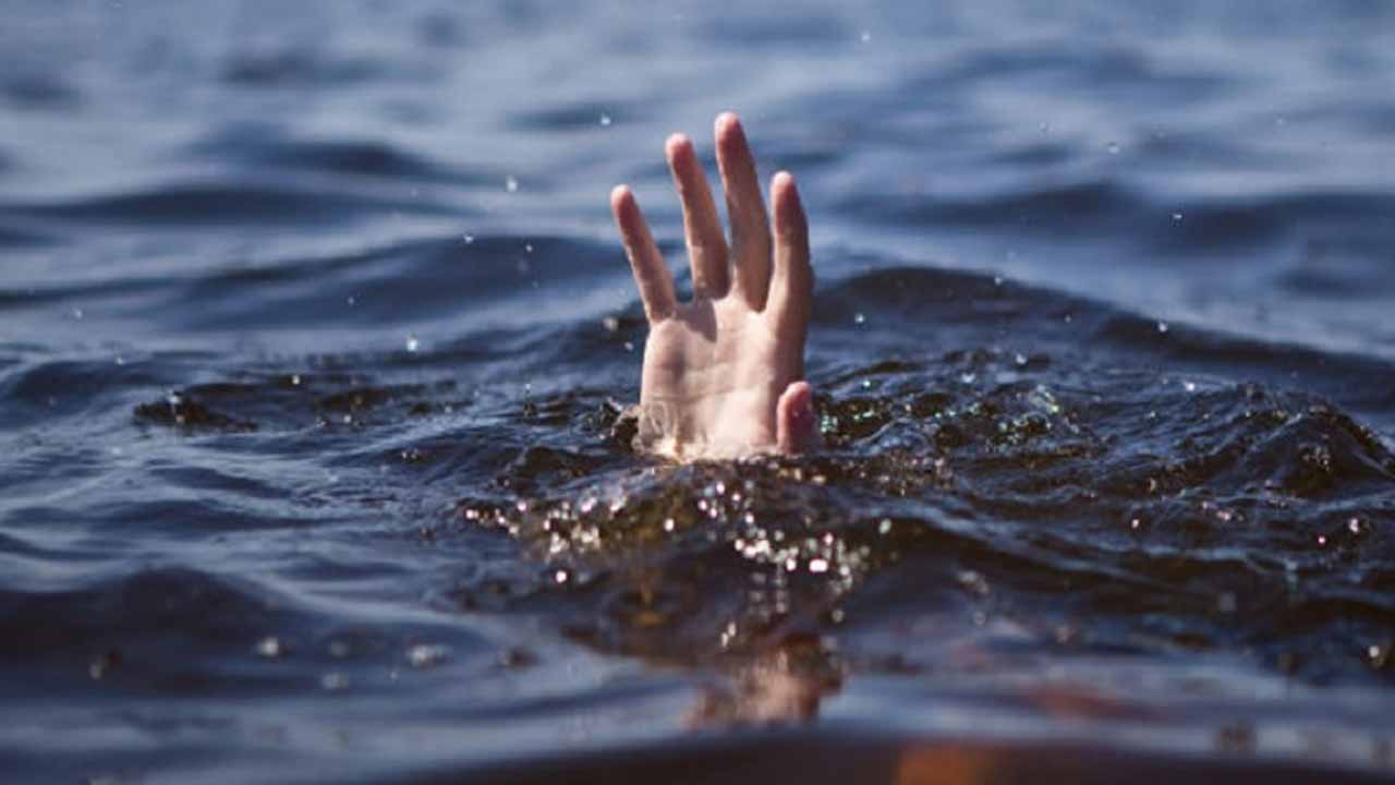 గోదావరి నదిలో ముగ్గురు విద్యార్థుల గల్లంతు!!