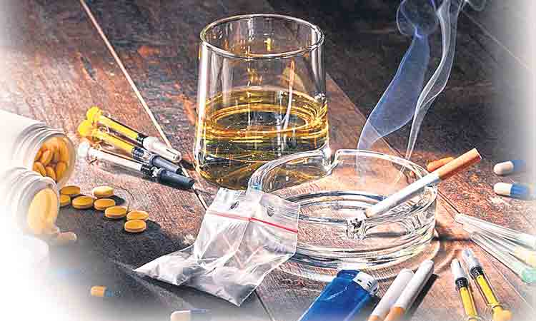 బీరుతో మొదలై… డ్రగ్స్‌కు బానిసై…