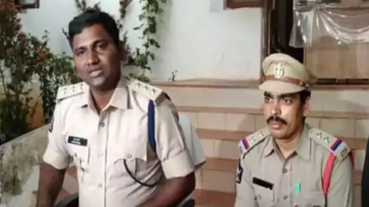 పెళ్లి ఇష్టం లేకే వ‌రుడిపై క‌త్తితో దాడి చేసింది : అన‌కాప‌ల్లి డీఎస్పీ