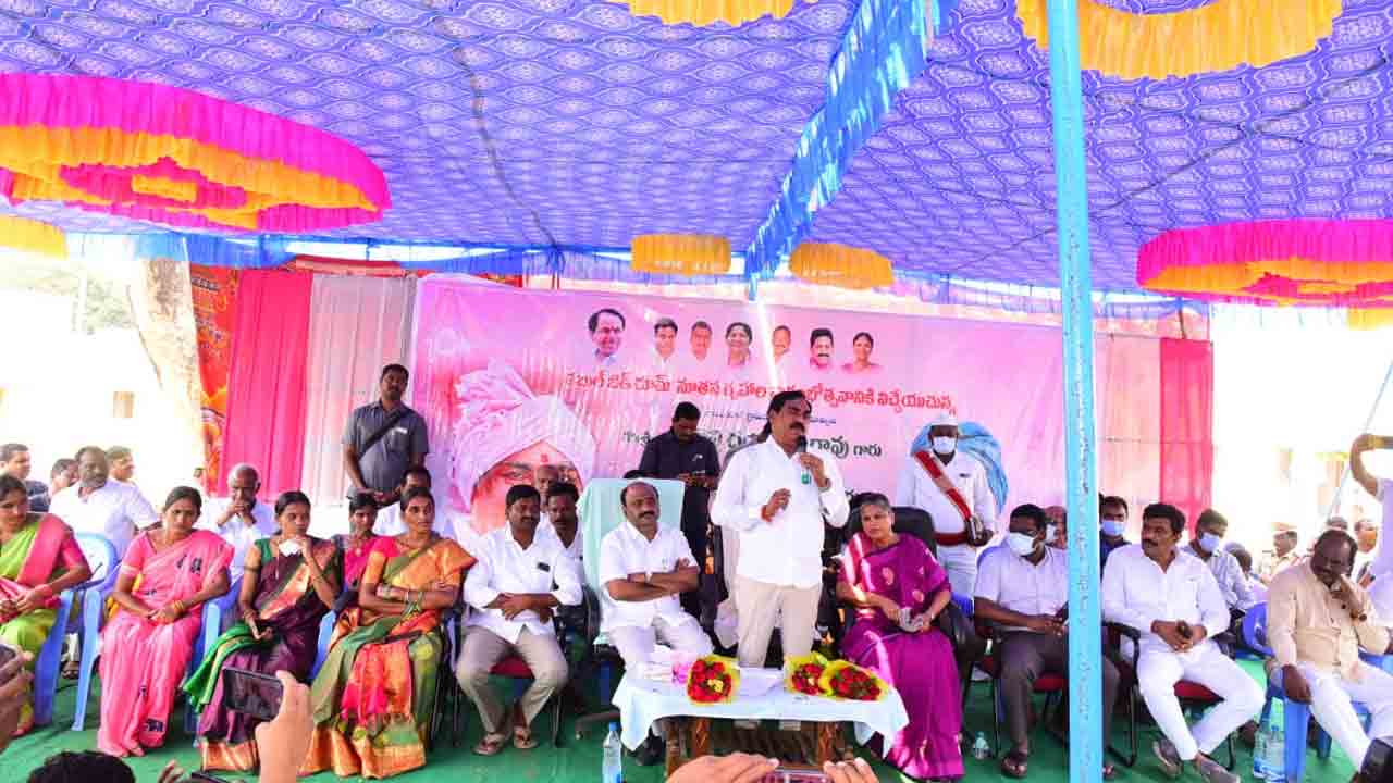 డ‌బుల్ బెడ్ రూం ఇండ్లను ప్రారంభించిన మంత్రి ఎర్రబెల్లి