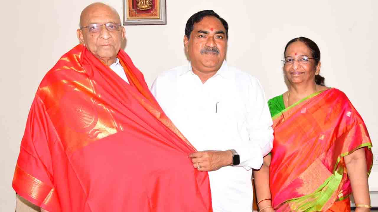 సుధాకర్రావుకు పుట్టిన రోజు శుభాకాంక్షలు తెలిపిన మంత్రి ఎర్రబెల్లి