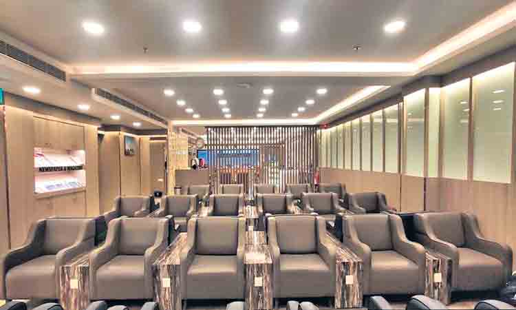 ఐదు రైల్వే స్టేషన్లలో లాంజ్‌ సేవలు