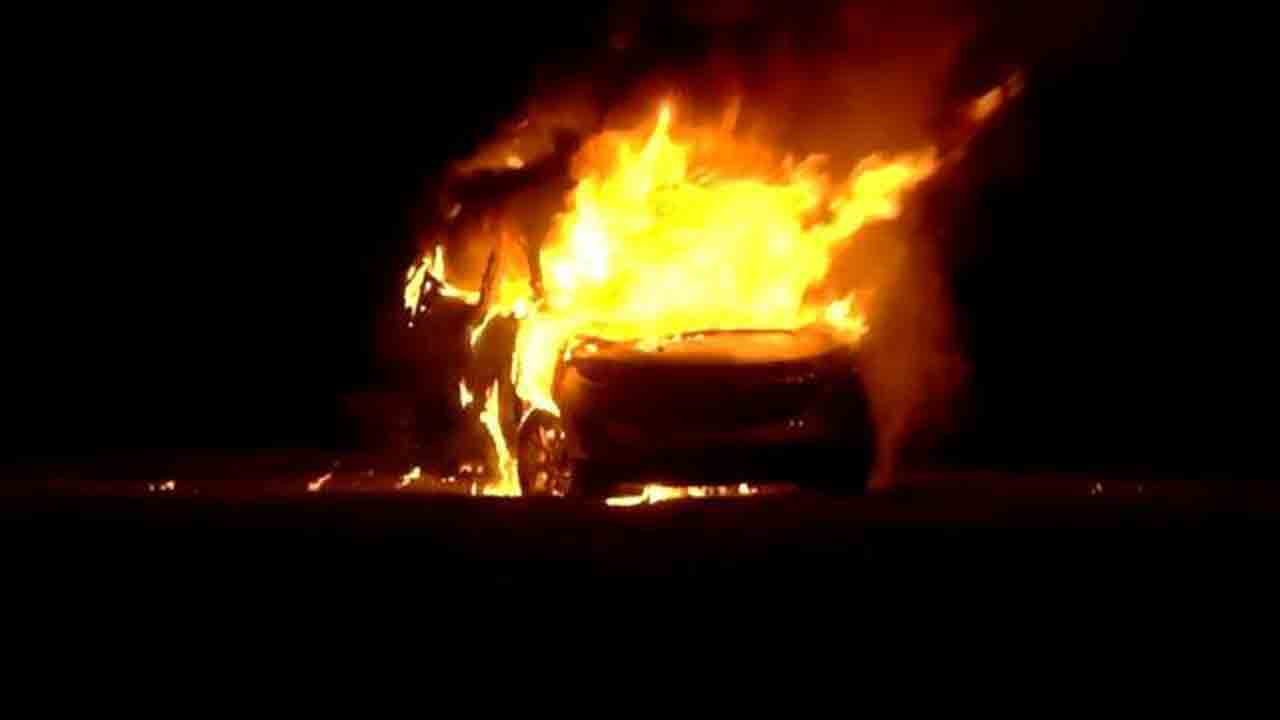 కార్ల షెడ్డులో మంటలు.. విలువైన కార్లు దగ్ధం