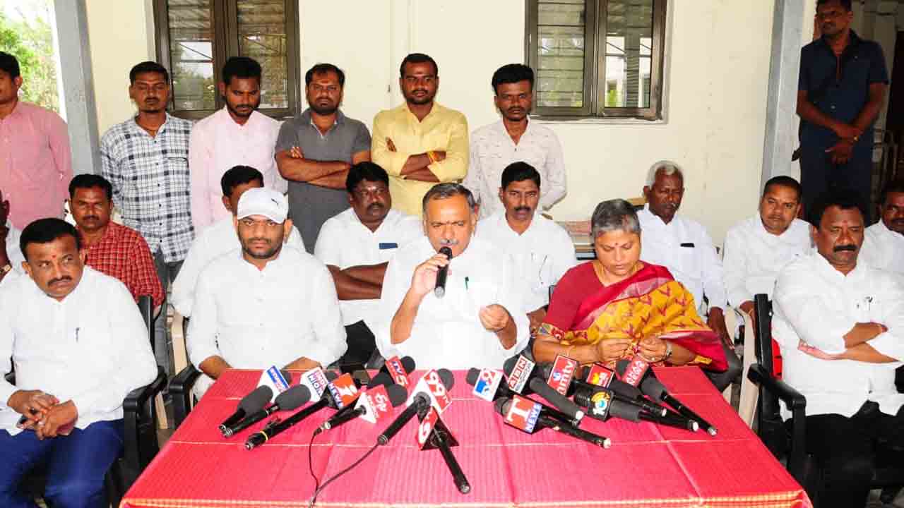 పలు అభివృద్ధి పనులను ప్రారంభించిన ఎమ్మెల్యే గండ్ర