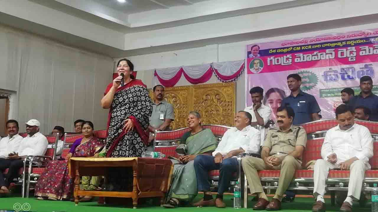 శుభక్రుత్ నామ సంవత్సరాన్ని ఉద్యోగ నామ సంవత్సరంగా మార్చిన సీఎం కేసీఆర్‌ : మంత్రి సత్యవతి