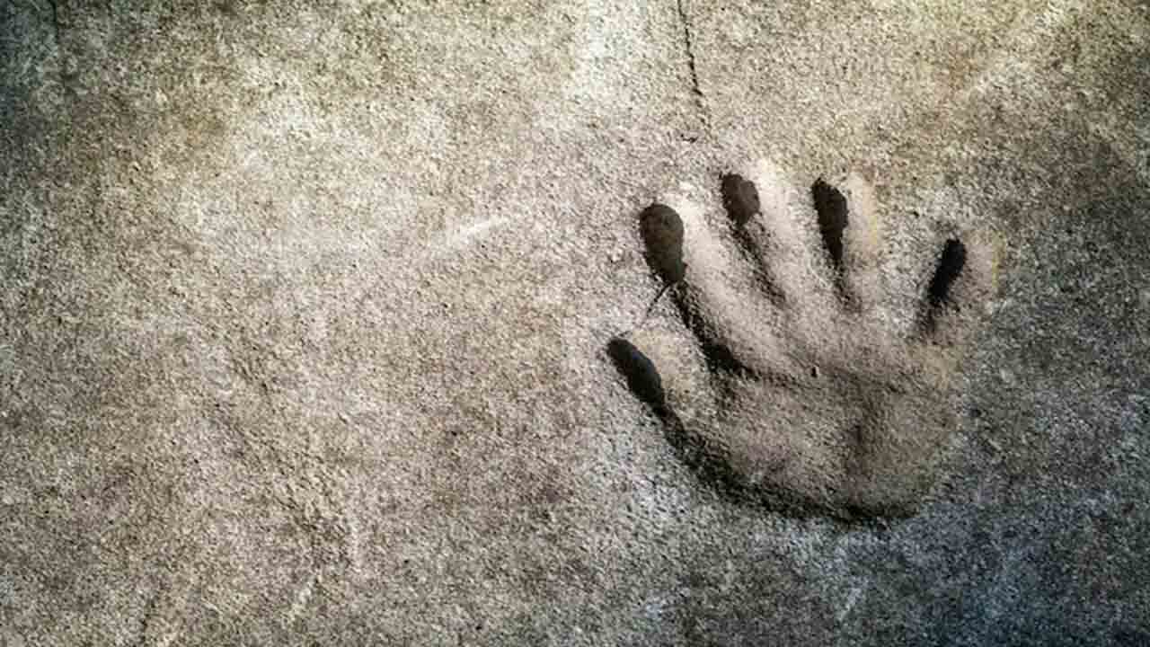 దారుణం : ఏడేండ్ల బాలిక‌కు చాక్లెట్ ఆశ‌చూపి నిర్జ‌న ప్ర‌దేశంలోకి తీసుకువెళ్లి లైంగిక దాడి