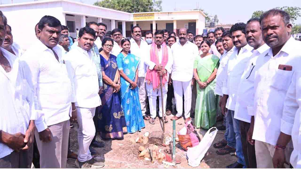 మన ఊరు-మన బడితో పాఠశాలల అభివృద్ధి : ఎమ్మెల్యే మహిపాల్‌రెడ్డి