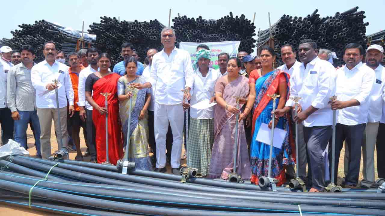 వ్యవసాయ రంగం బలోపేతానికి ప్రభుత్వం కృషి : మంత్రి హరీశ్‌రావు