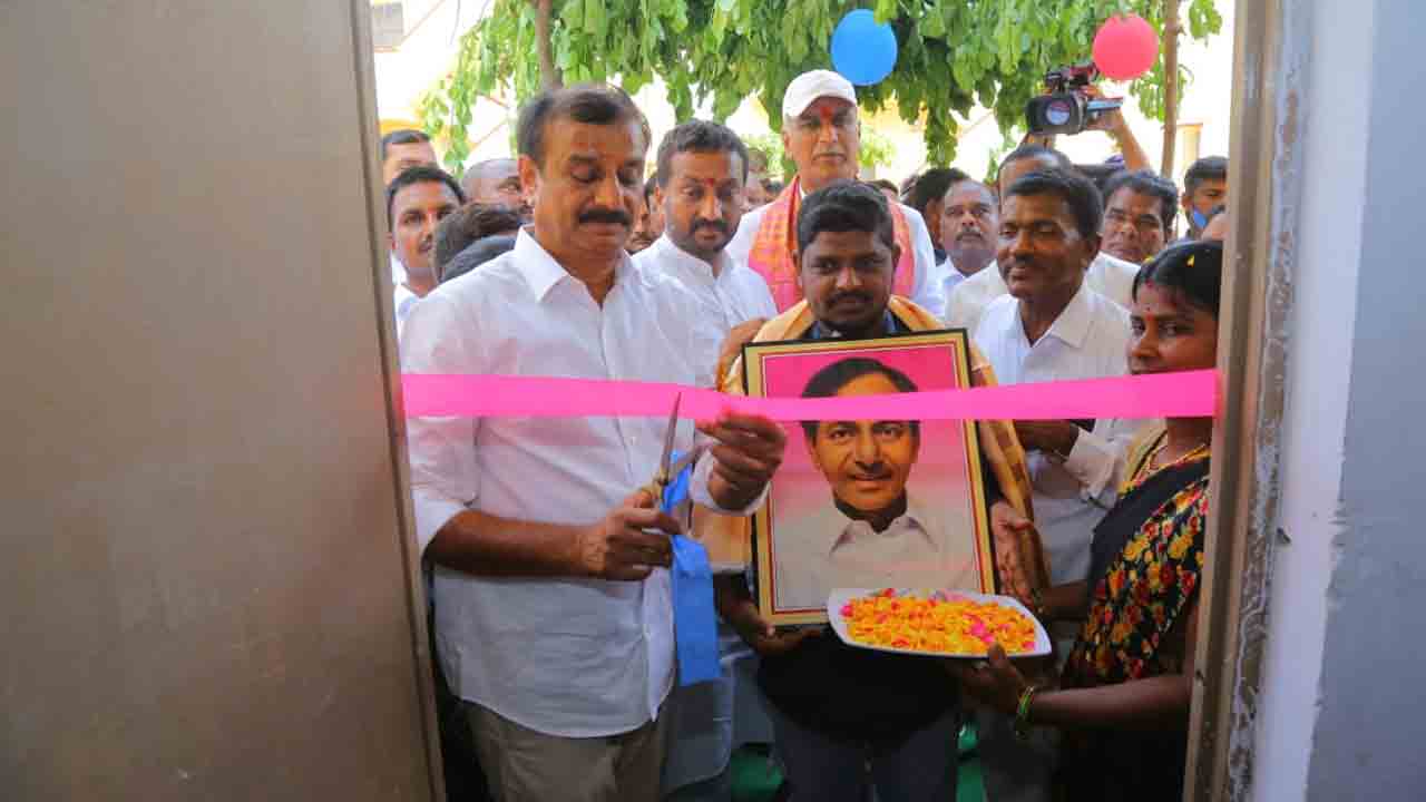 ఆయిల్ ఫామ్‌ సాగు చేసి అధిక లాభాలు పొందాలి : మంత్రి హరీశ్‌రావు