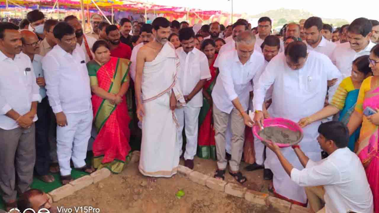 బాన్సవాడ వస్తే..అభివృద్ధి అంటే ఏంటో చూపిస్తాం : మంత్రి హరీశ్‌రావు