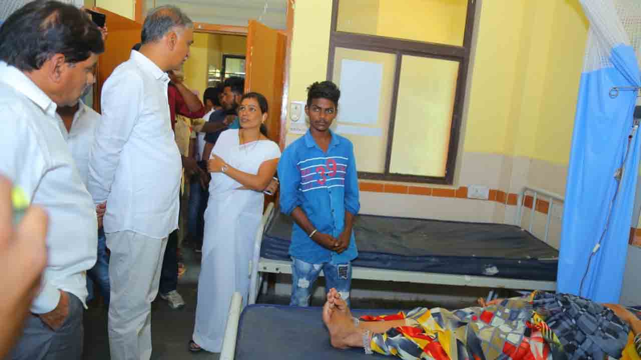 టేక్మాల్ పీహెచ్‌సీని ఆకస్మింగా తనిఖీ చేసిన మంత్రి హరీశ్‌రావు