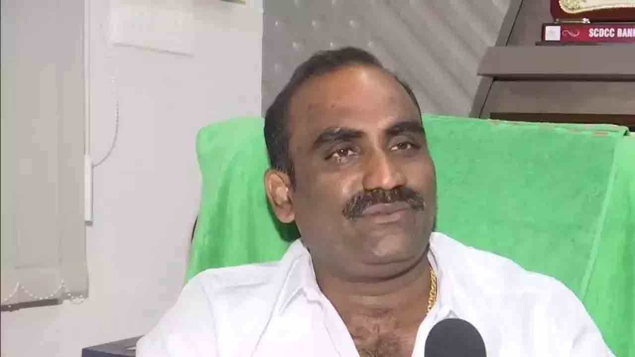 బ‌హిరంగ ప్ర‌దేశాల్లోనూ హిజాబ్ నిషేధం : కాషాయ పార్టీ నేత వివాదాస్ప‌ద వ్యాఖ్య‌లు