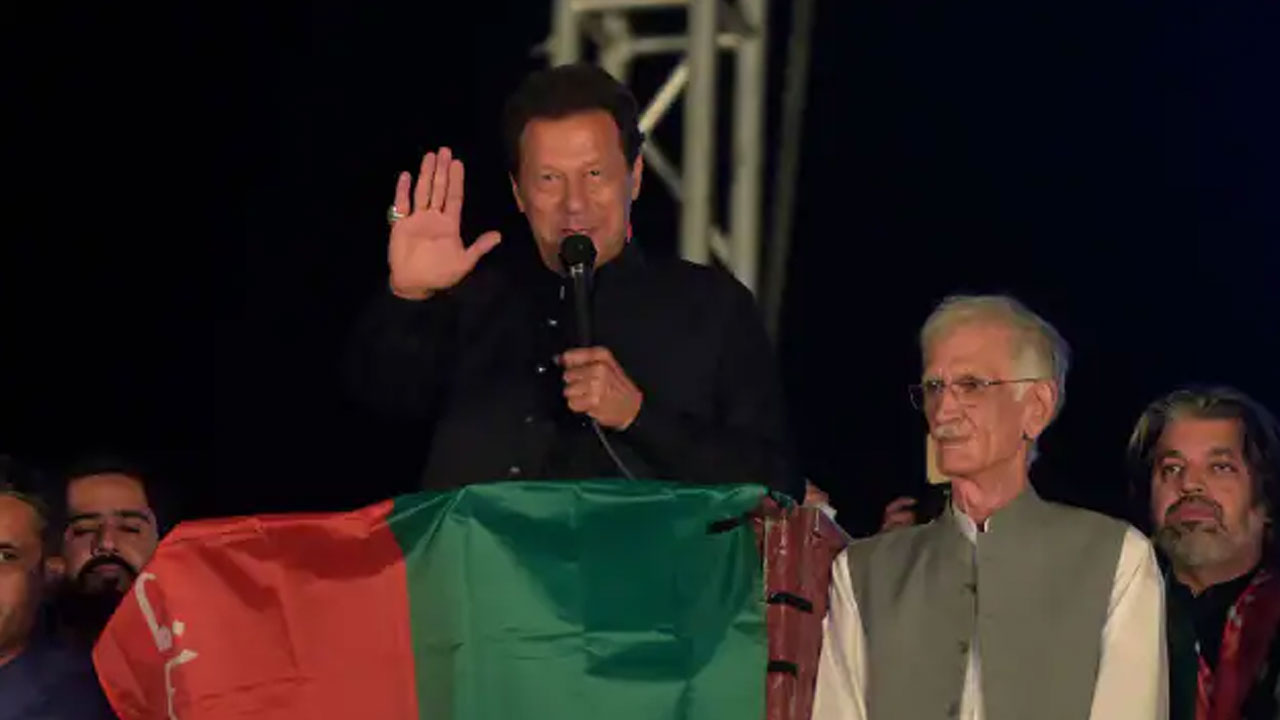 ఇమ్రాన్ ఖాన్ యూట‌ర్న్‌… ఏ దేశానికీ వ్య‌తిరేకం కానంటూ వ్యాఖ్య‌లు